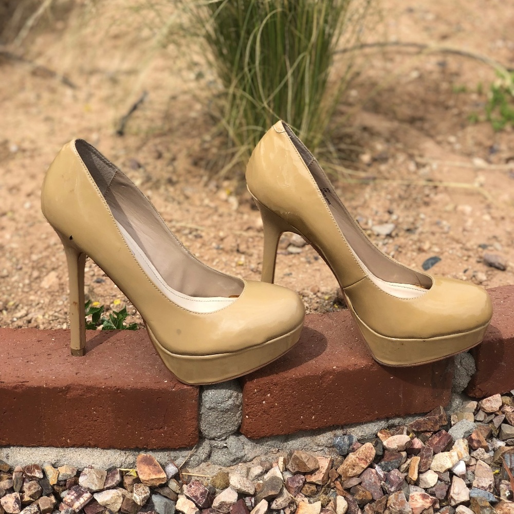 Tan Steve Madden Pumps